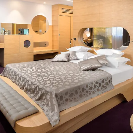 Olympia Sky 4*